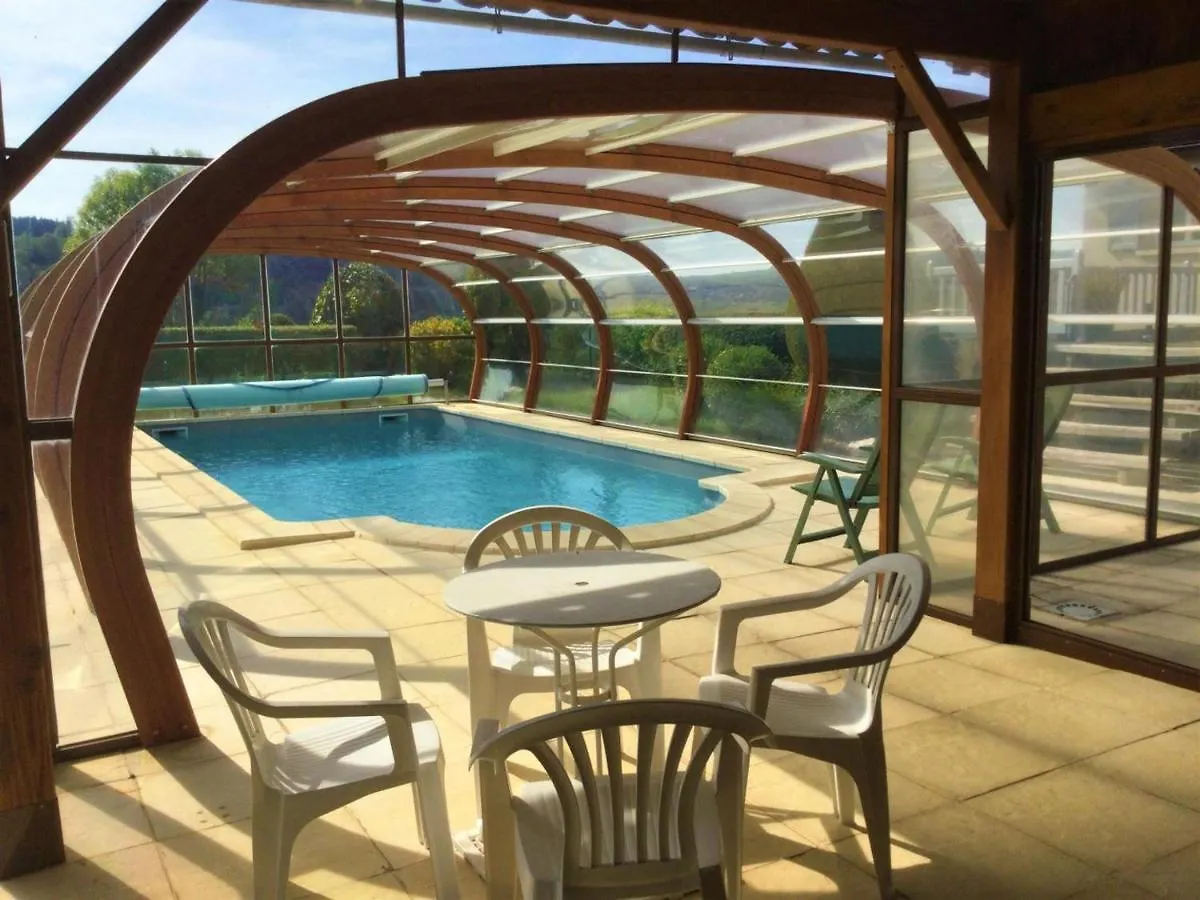 Maison Calme Avec Piscine Privative Chauffee, 3 Chambres, Terrain Et Bbq, Proche Nature Et Randonnees - Fr-1-742-154 Allanche Holiday home