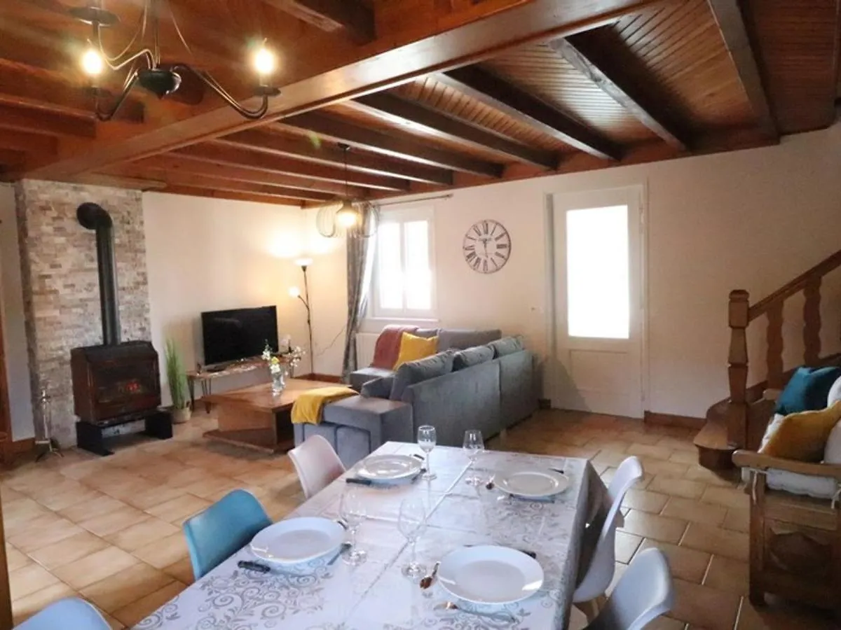 Holiday home Maison Calme Avec Piscine Privative Chauffee, 3 Chambres, Terrain Et Bbq, Proche Nature Et Randonnees - Fr-1-742-154 Allanche France