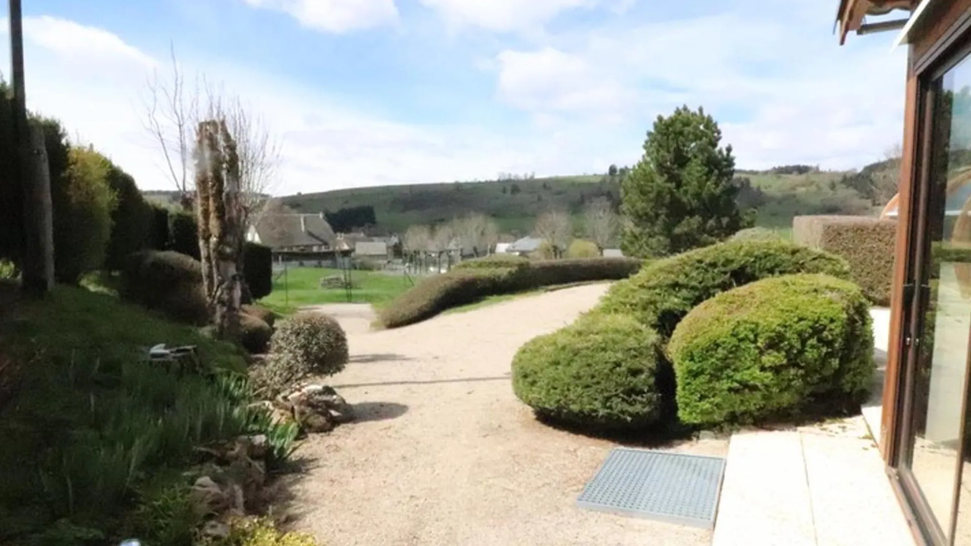 Holiday home Maison Calme Avec Piscine Privative Chauffee, 3 Chambres, Terrain Et Bbq, Proche Nature Et Randonnees - Fr-1-742-154 Allanche France