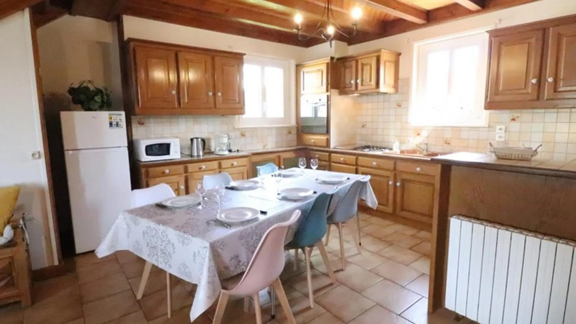Holiday home Maison Calme Avec Piscine Privative Chauffee, 3 Chambres, Terrain Et Bbq, Proche Nature Et Randonnees - Fr-1-742-154 Allanche