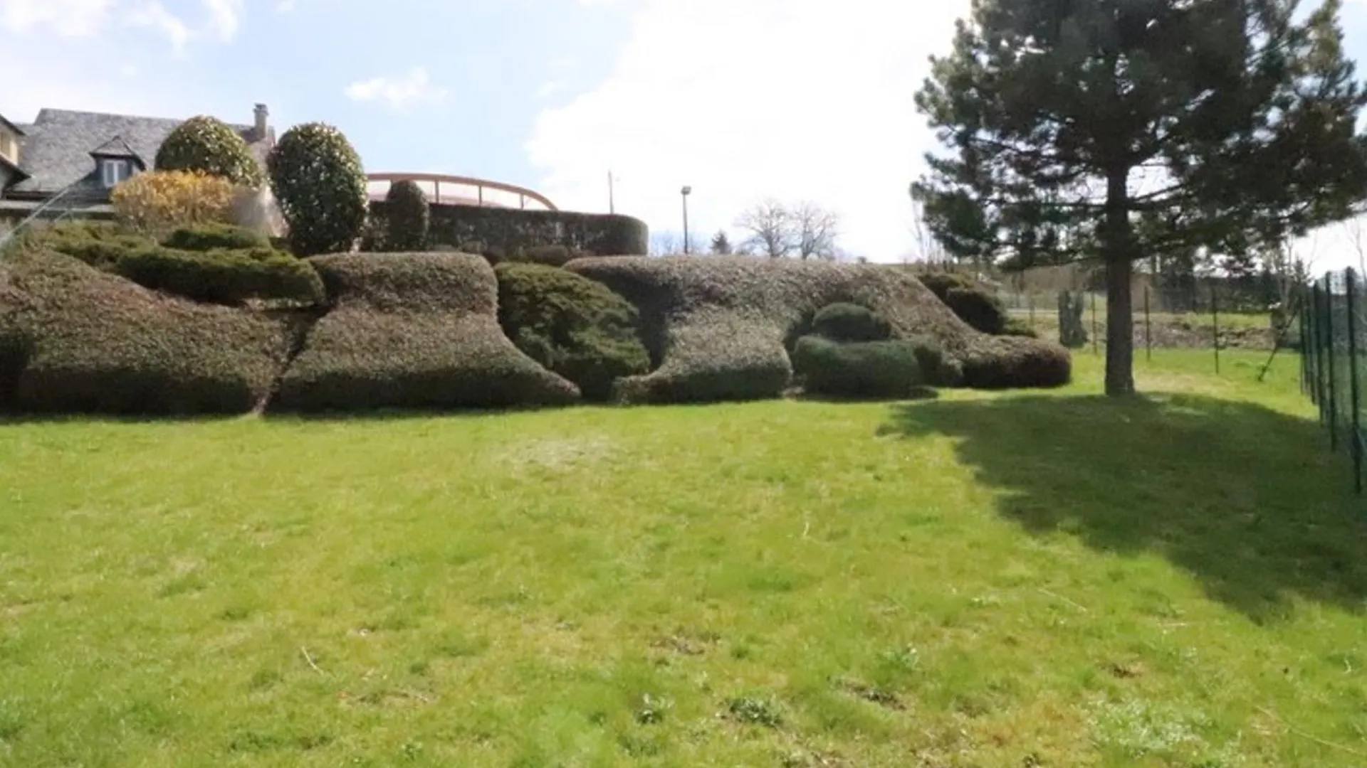 Maison Calme Avec Piscine Privative Chauffee, 3 Chambres, Terrain Et Bbq, Proche Nature Et Randonnees - Fr-1-742-154 Allanche